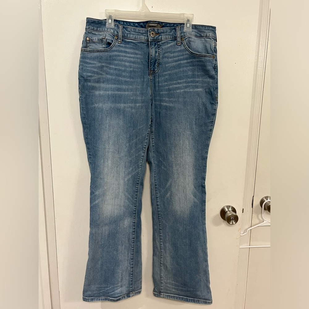 torrid Feel the Fit Mid Rise Slim Boot-Cut Vintage Stretch Jeans, size 16
